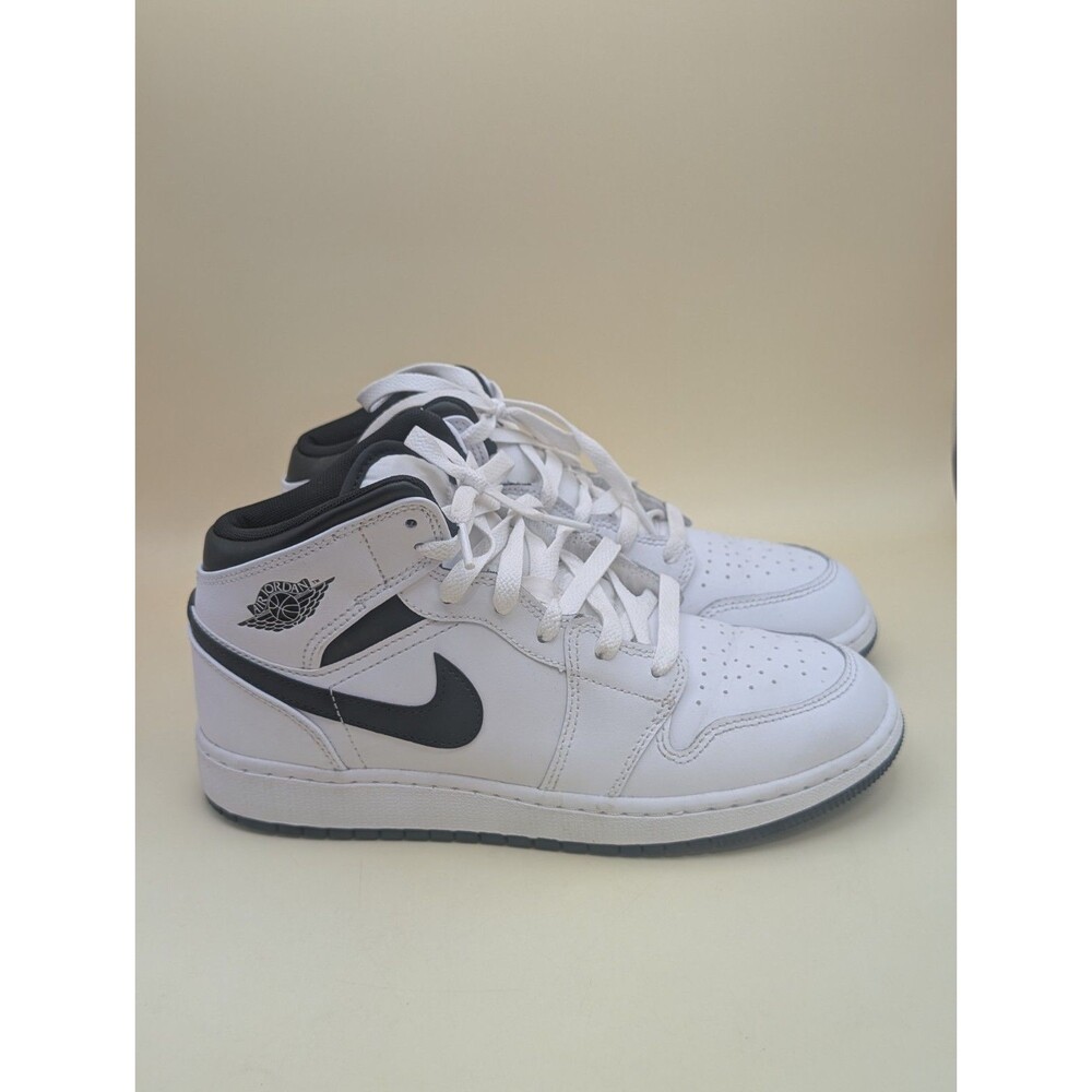 Nike Air Jordan 1 Mid GS Reverse Panda White Black DQ8423-132 Size 6Y Women 7.5 - Picture 2 of 14